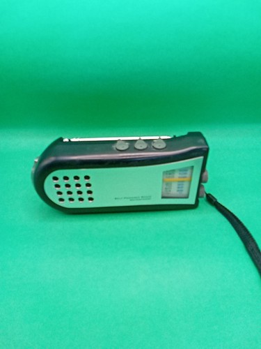 Wind radio with built - wind,